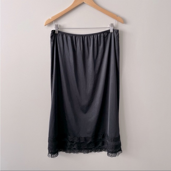 Vintage Black Slip with Lace Trim Hem XL - Picture 3 of 7